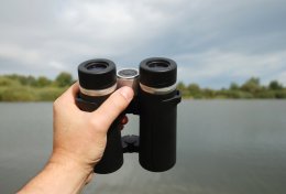Dalekohledy jsou vodotěsné a plněné dusíkem proti zamlžování zevnitř. Dalekohledy jsou vodotěsné a plněné dusíkem proti zamlžování zevnitř.