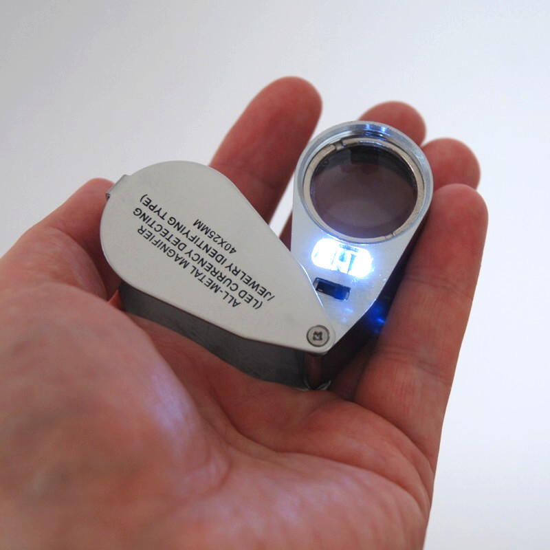 Levenhuk ZenoGem M11- lupa 40x25mm LED