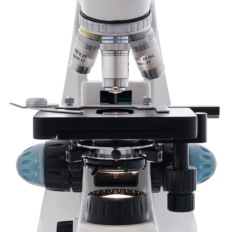 Levenhuk 500 T trinokulární mikroskop