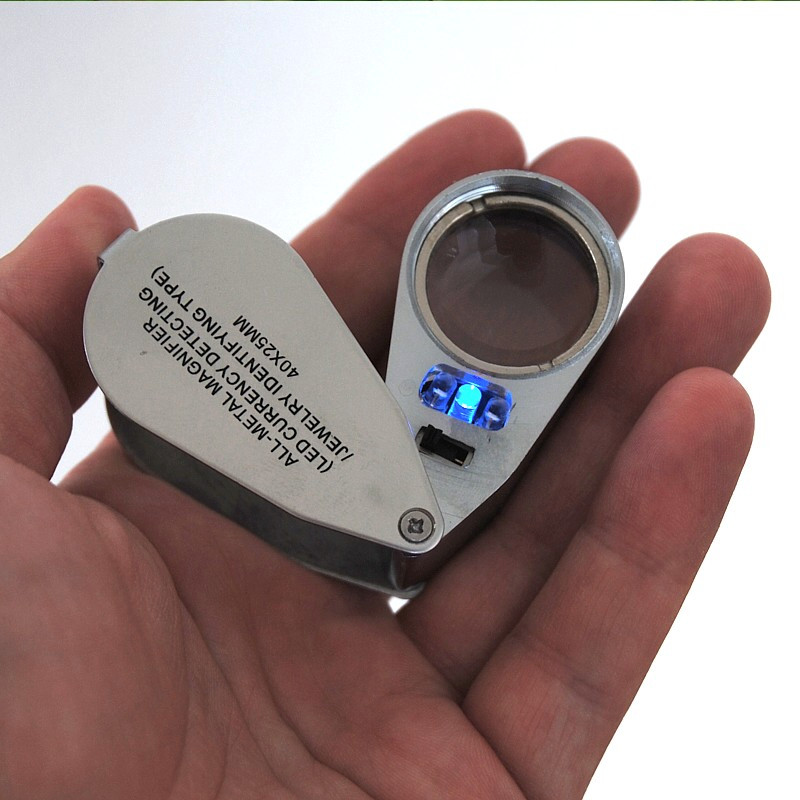 Levenhuk ZenoGem M11- lupa 40x25mm LED