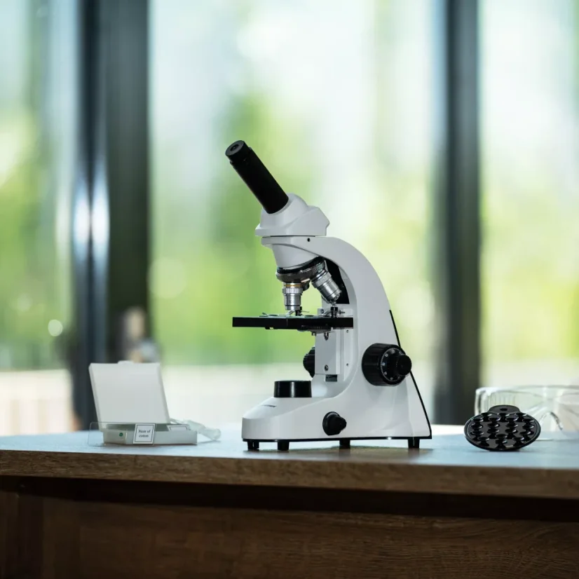 Bresser Biorit SE 1600 - duální ostření, 2x LED